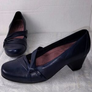 Clark's Everyday Comfort Navy Blue Mary Jane Pumps SZ 6M Office Heels Executive